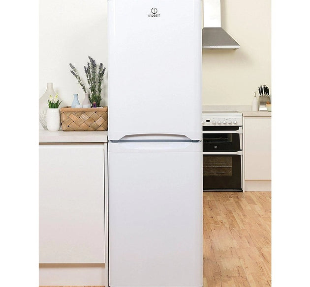 Freestanding fridge freezer Indesit